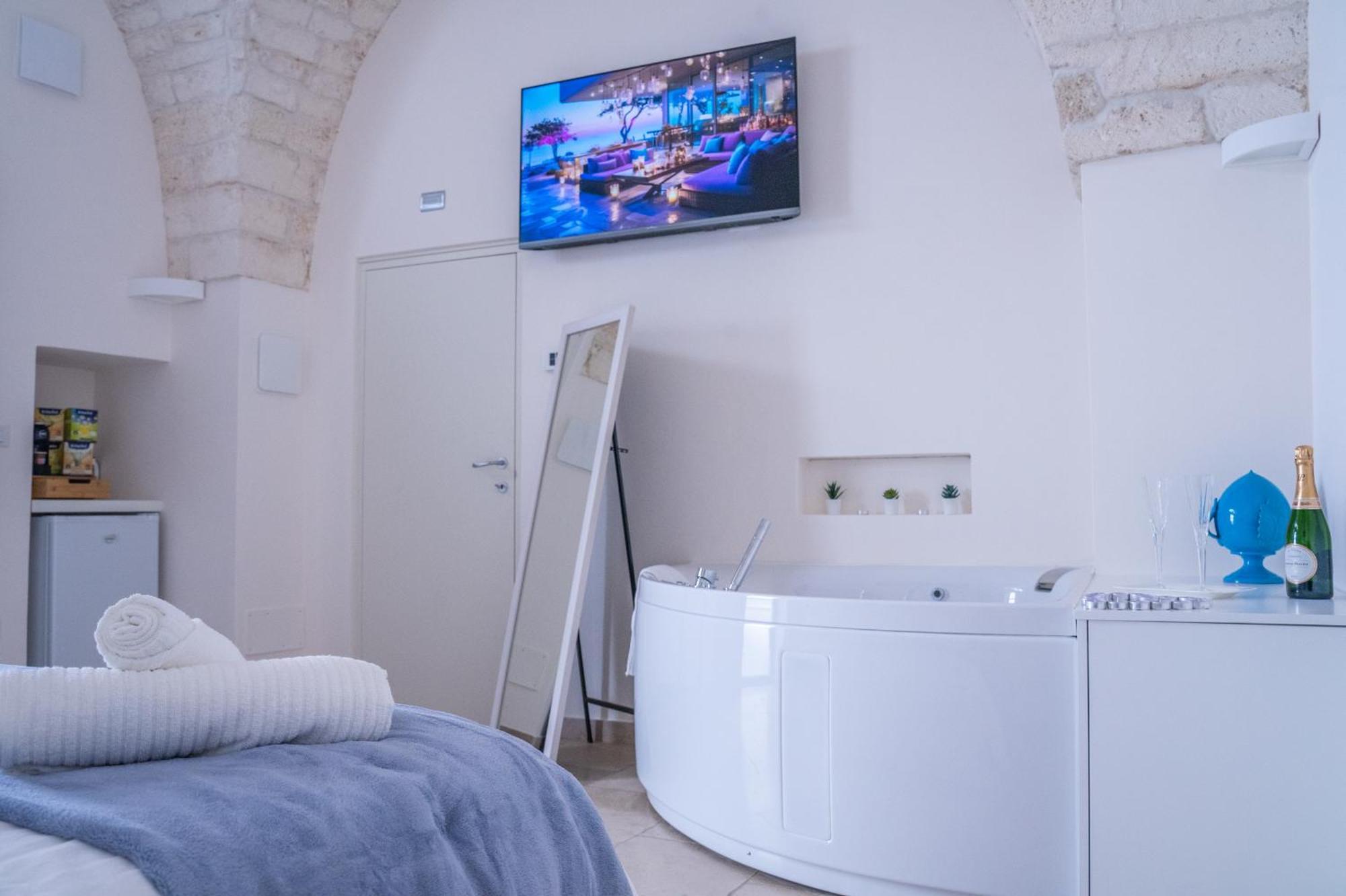 White Chill Suite Ostuni Esterno foto
